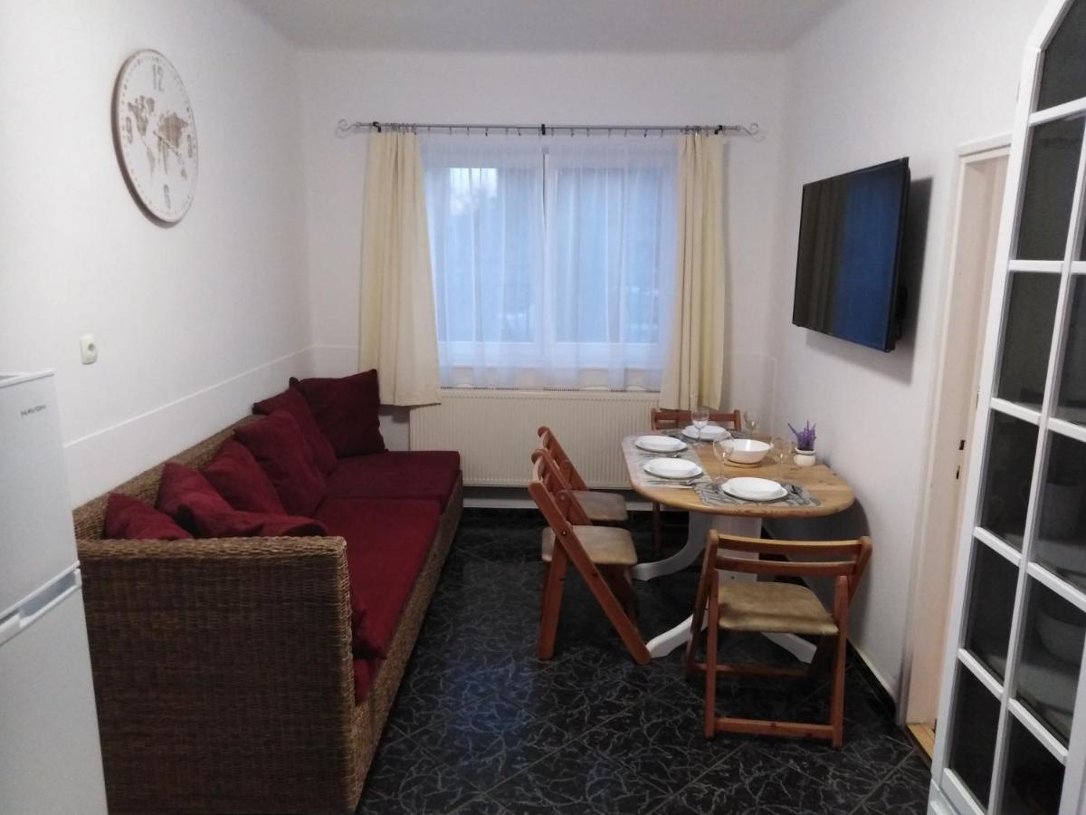 Arinza Apartman Vendégház Mezőkövesd Exterior foto