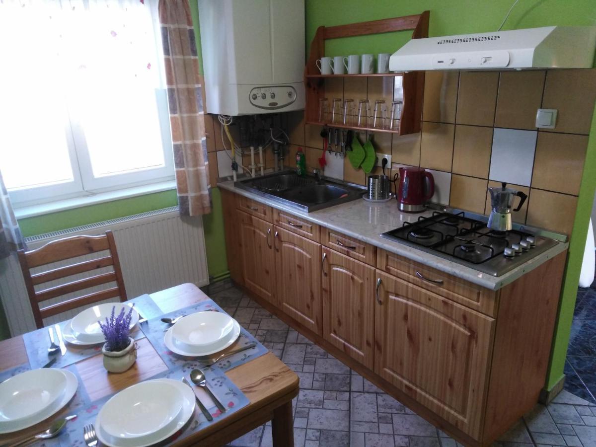 Arinza Apartman Vendégház Mezőkövesd Exterior foto