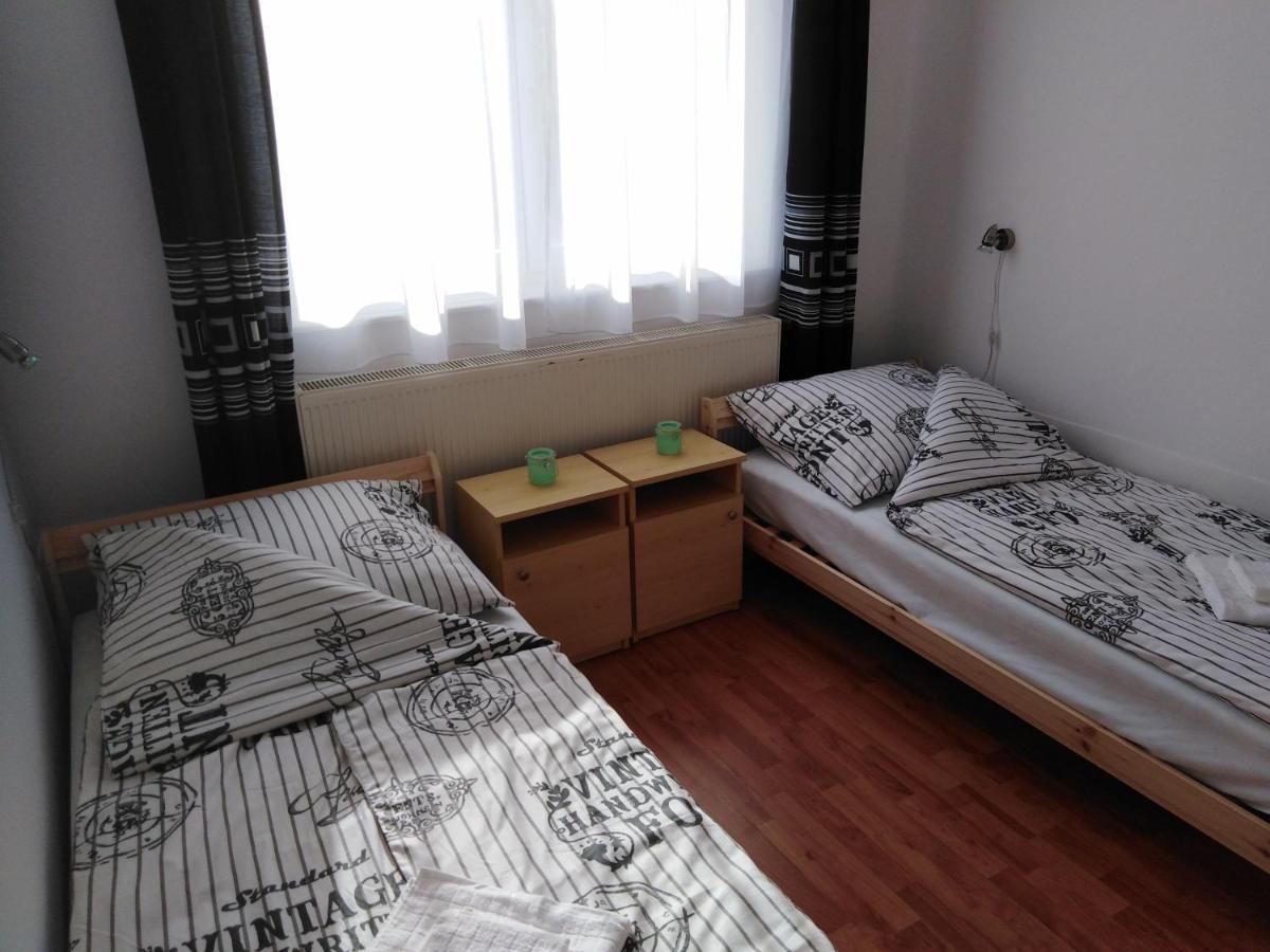 Arinza Apartman Vendégház Mezőkövesd Exterior foto
