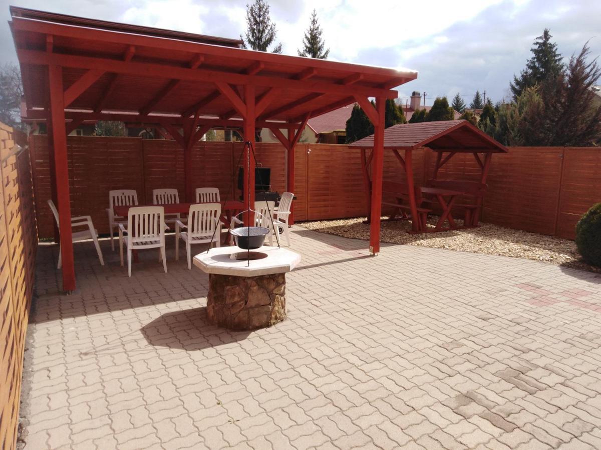 Arinza Apartman Vendégház Mezőkövesd Exterior foto