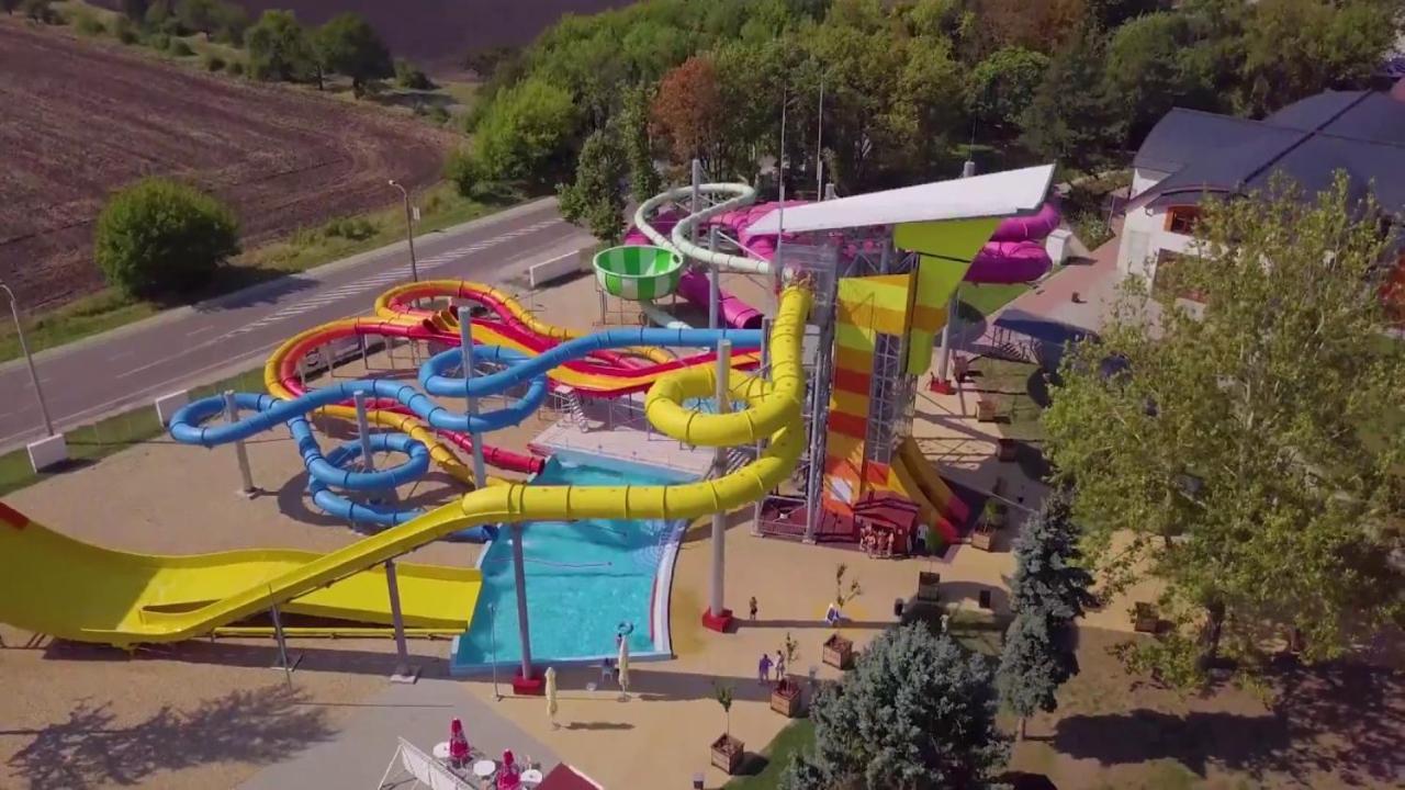Arinza Apartman Vendégház Mezőkövesd Exterior foto